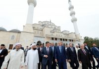 Президенты открыли мечеть в Бишкеке